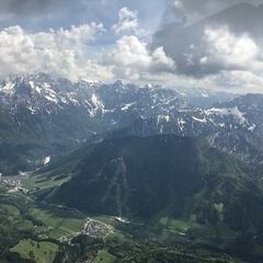 Flugwegposition um 12:19:33: Aufgenommen in der Nähe von Gemeinde Arnoldstein, Arnoldstein, Österreich in 2439 Meter